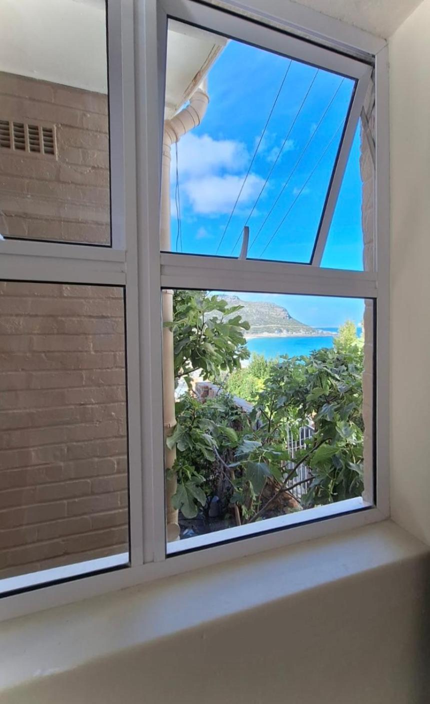 Watching Waves, Heron Chase Vishoek Exterior foto