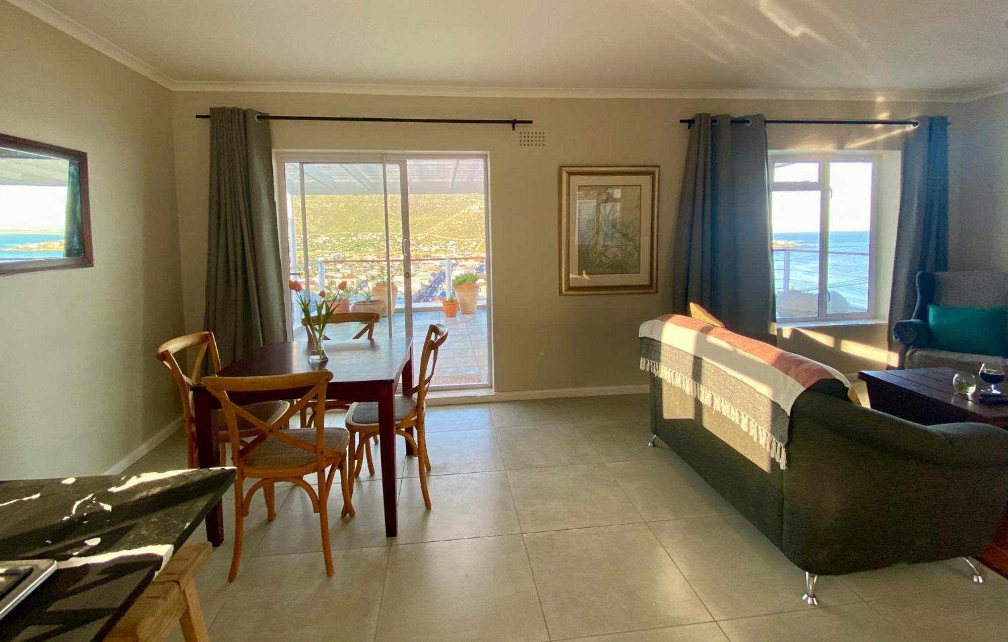 Watching Waves, Heron Chase Vishoek Exterior foto