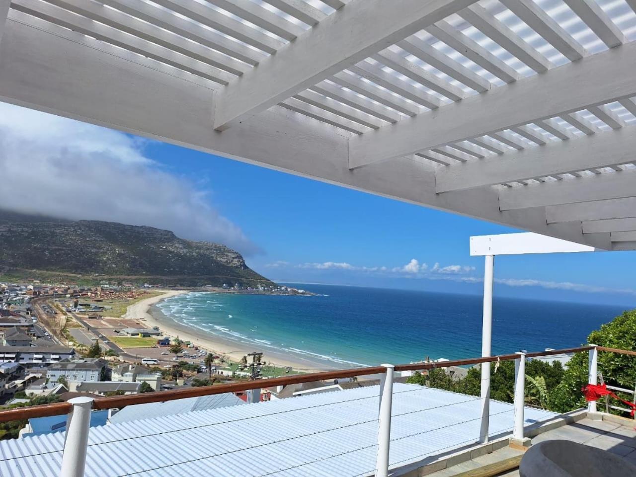 Watching Waves, Heron Chase Vishoek Exterior foto