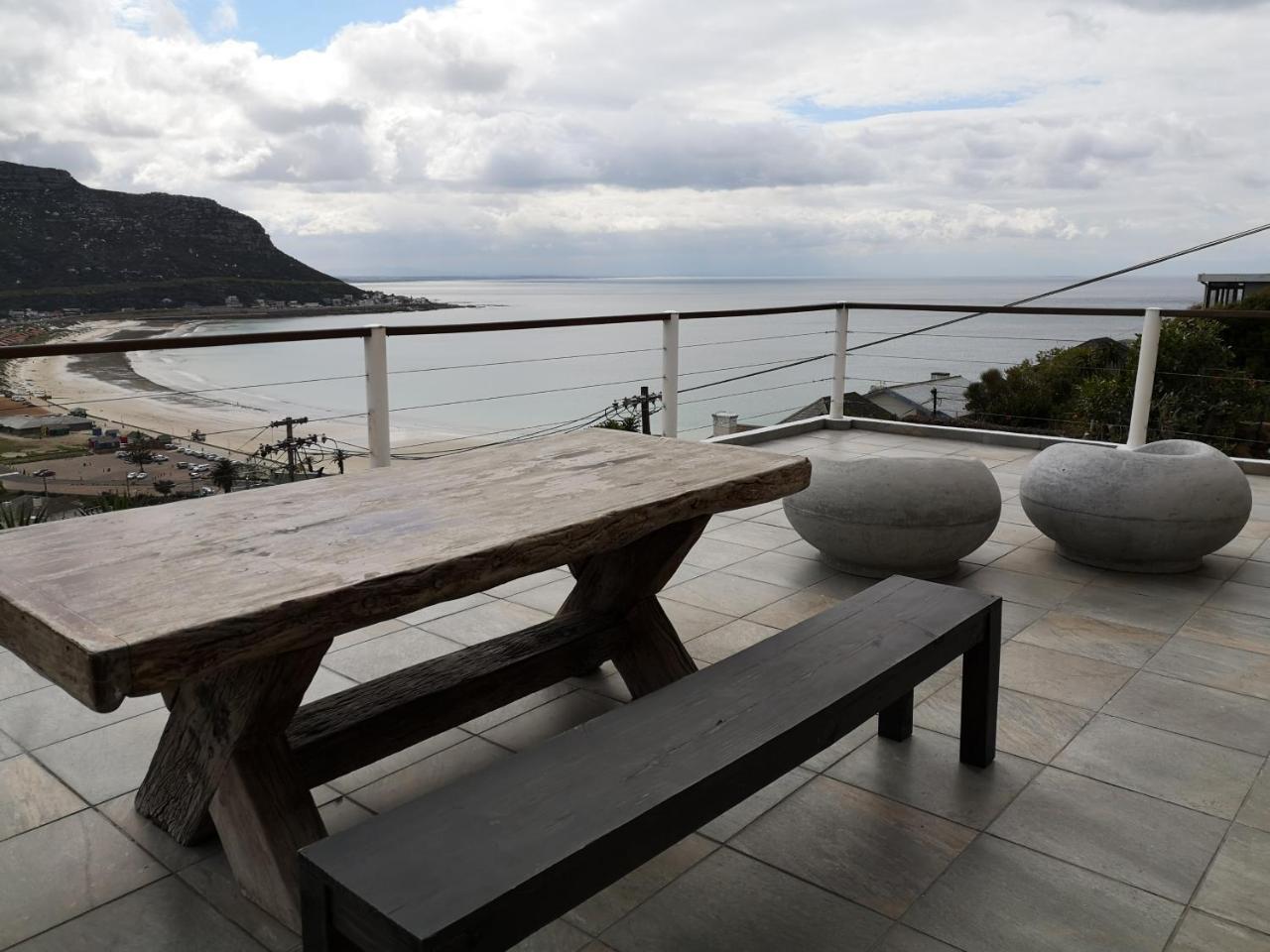 Watching Waves, Heron Chase Vishoek Exterior foto
